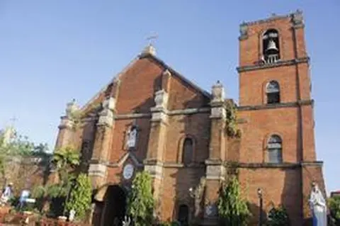 Pinakaonang Simbaan ka Romano Katoliko sa Camarines Sur	